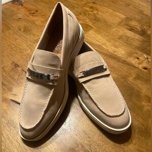 Guess Men's  - Quido II loafers size 8 (tan)